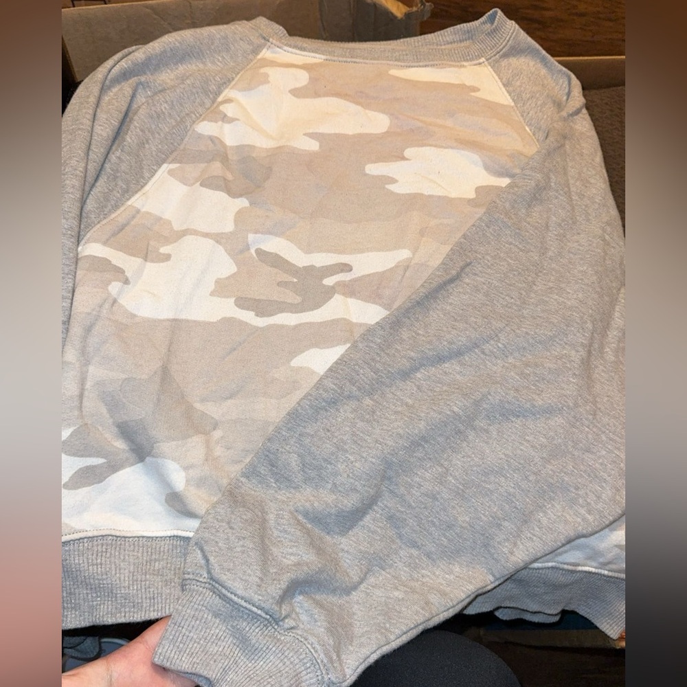American Eagle Sweater Gray with Camo